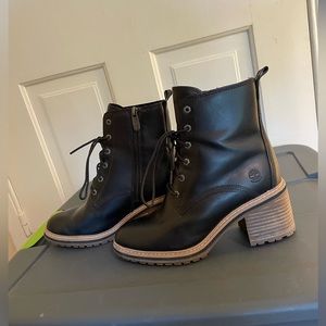 Timberland women’s heeled boot. Black, waterproof, size 7.